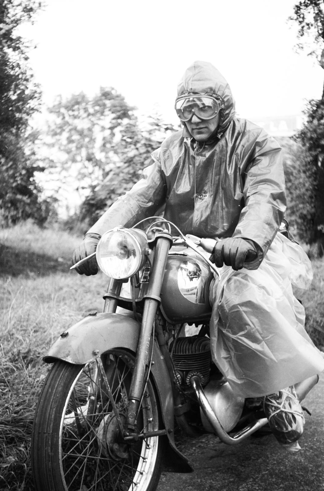 1958, Varga Péter, esőkabát, motorkerékpár, Fortepan #294358