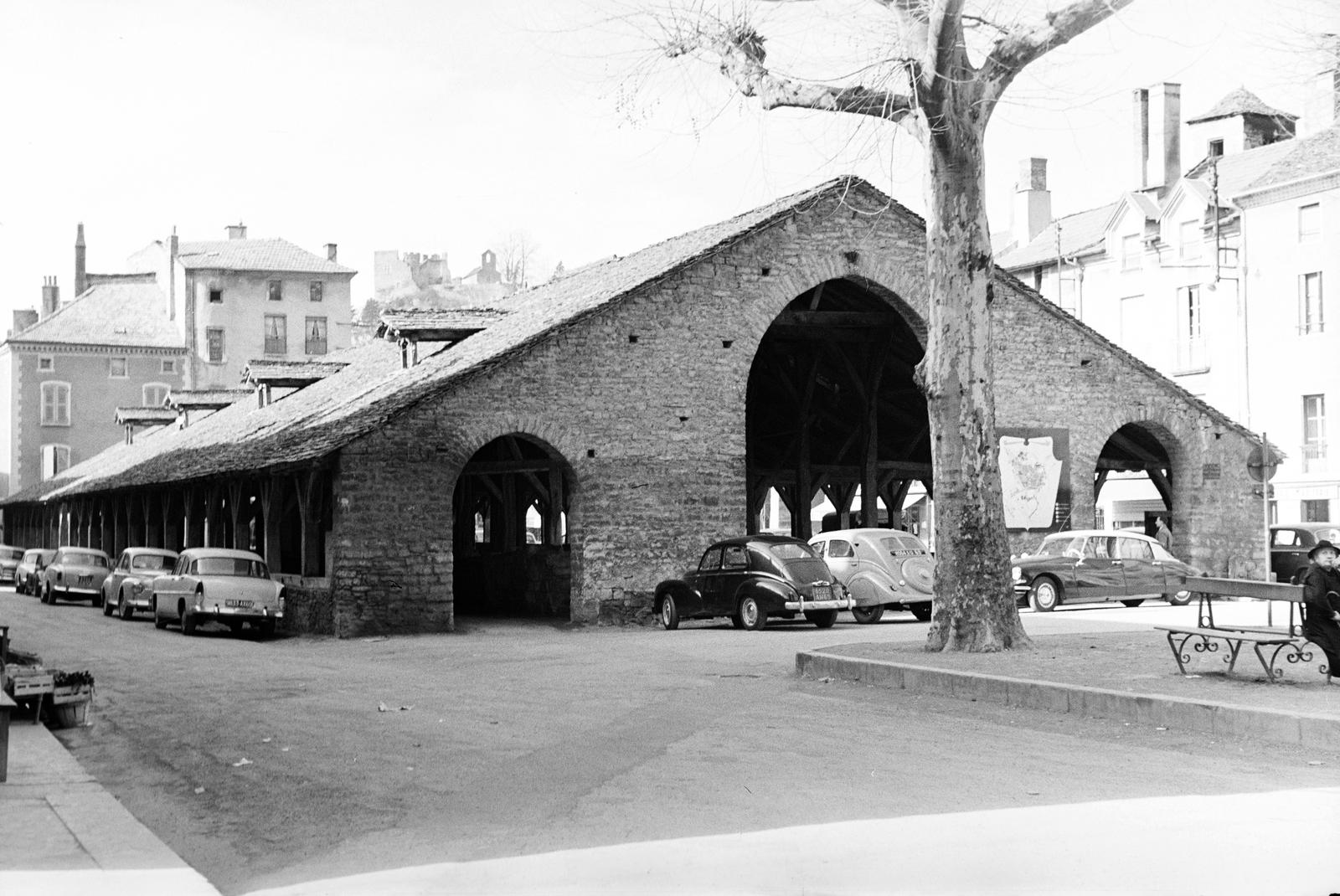 France, Crémieu, Place de la Poype, középkori piac., 1958, Varga Péter, Fortepan #294368