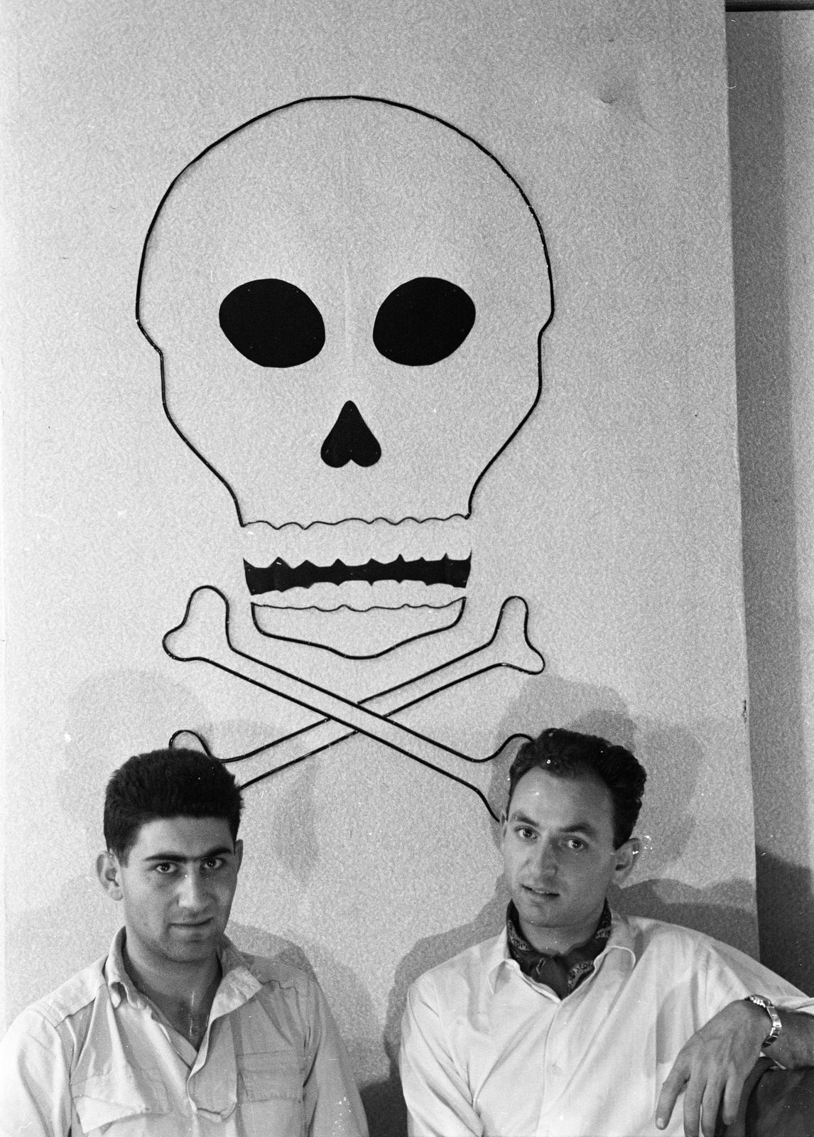 1959, Varga Péter, skull and crossbones, doodle, Fortepan #294396