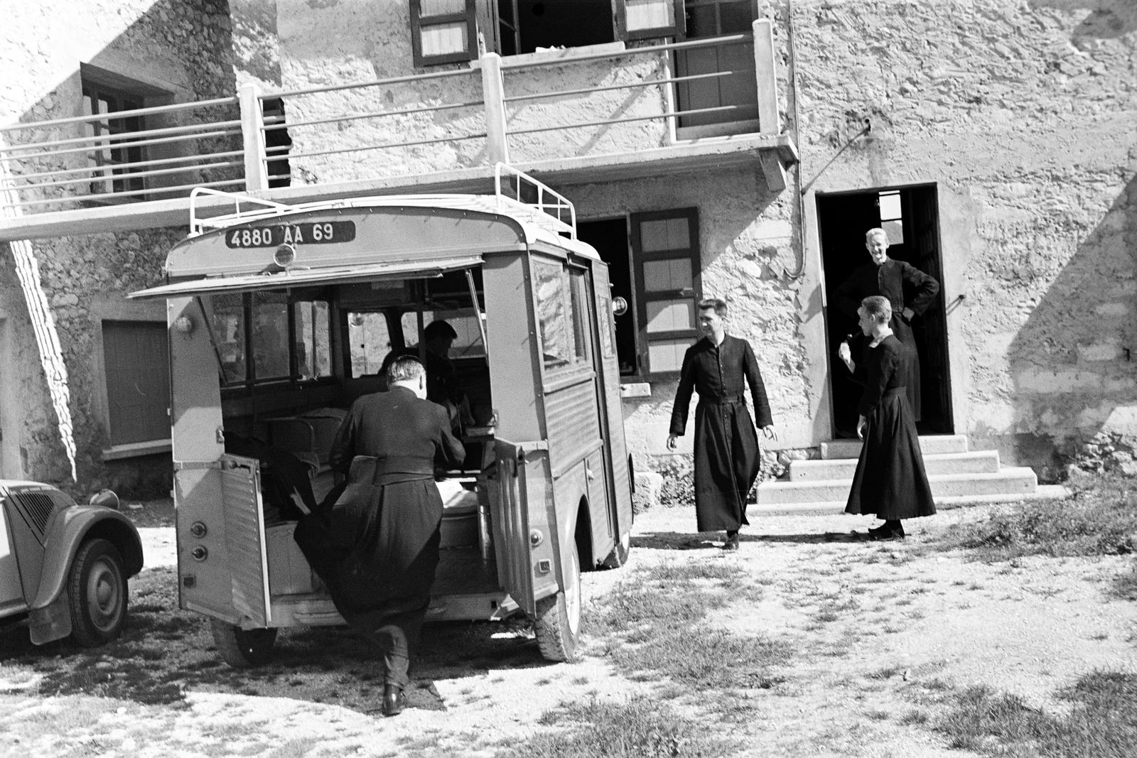 1960, Varga Péter, Best of, furgon, reverenda, pap, Citroen H van, Fortepan #294420