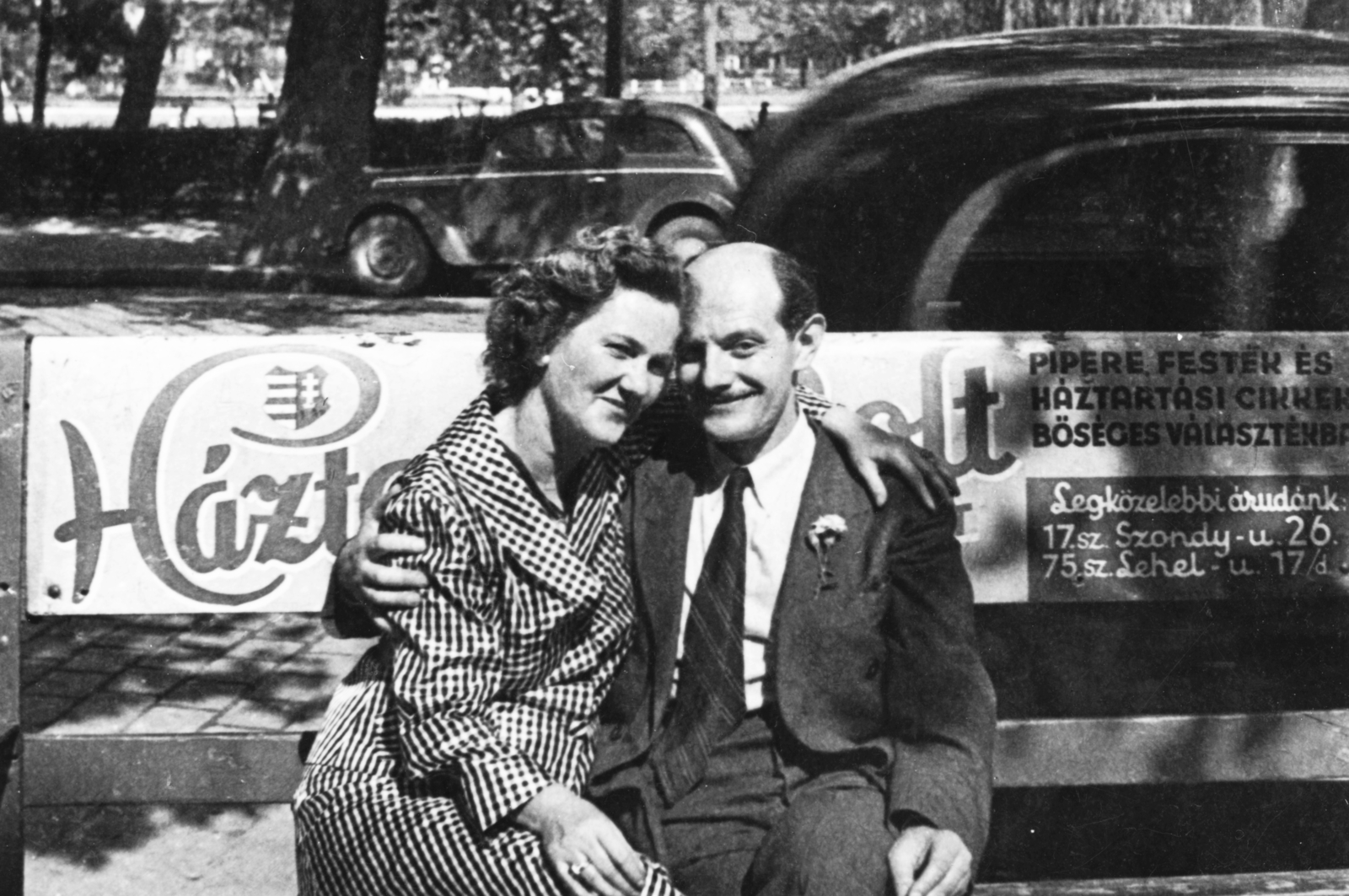 1948, Gál László, ad, street furniture, fondness, street view, flower, crest, automobile, Kossuth coat of arms, love, man and woman, Fortepan #29447