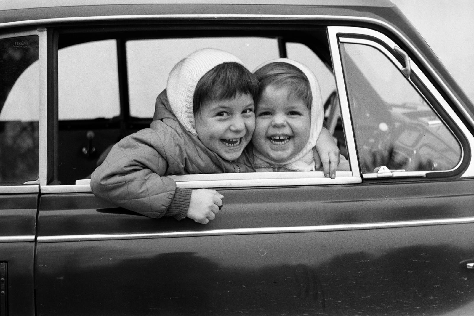 1962, Varga Péter, automobile, fun, brothers, cap, fondness, kids, Fortepan #294472