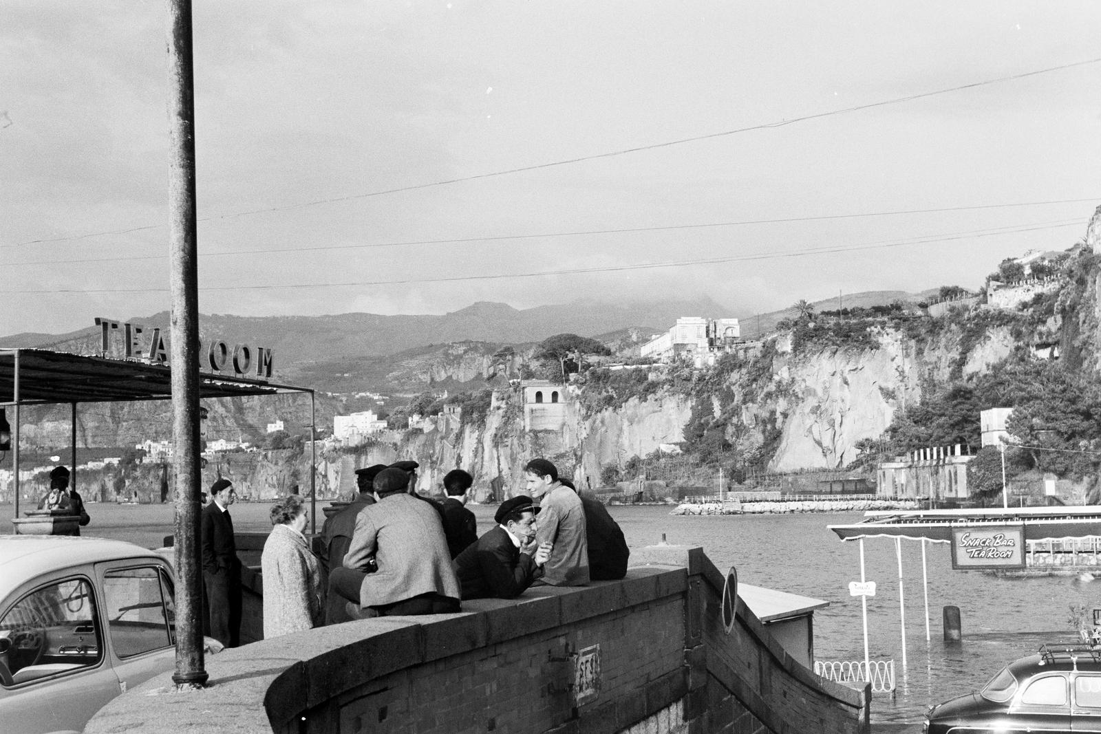 Olaszország, Sorrento, kikötő (Marina Piccola)., 1962, Varga Péter, Fortepan #294483