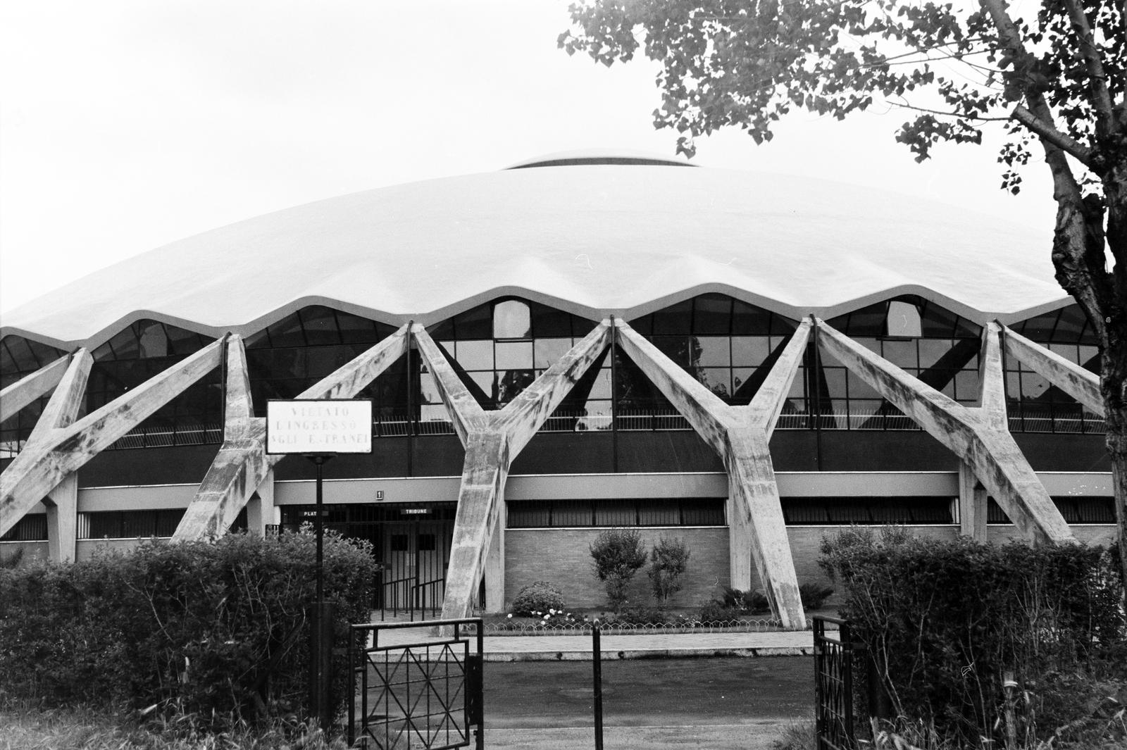 Olaszország, Róma, Palazzetto dello Sport sportcsarnok., 1962, Varga Péter, Fortepan #294484