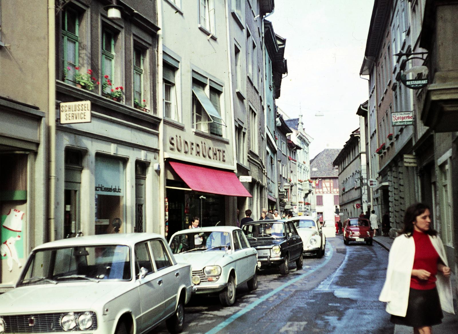 Switzerland, Schaffhausen, Unterstadt., 1969, Romek család, Fiat-brand, Fortepan #294506