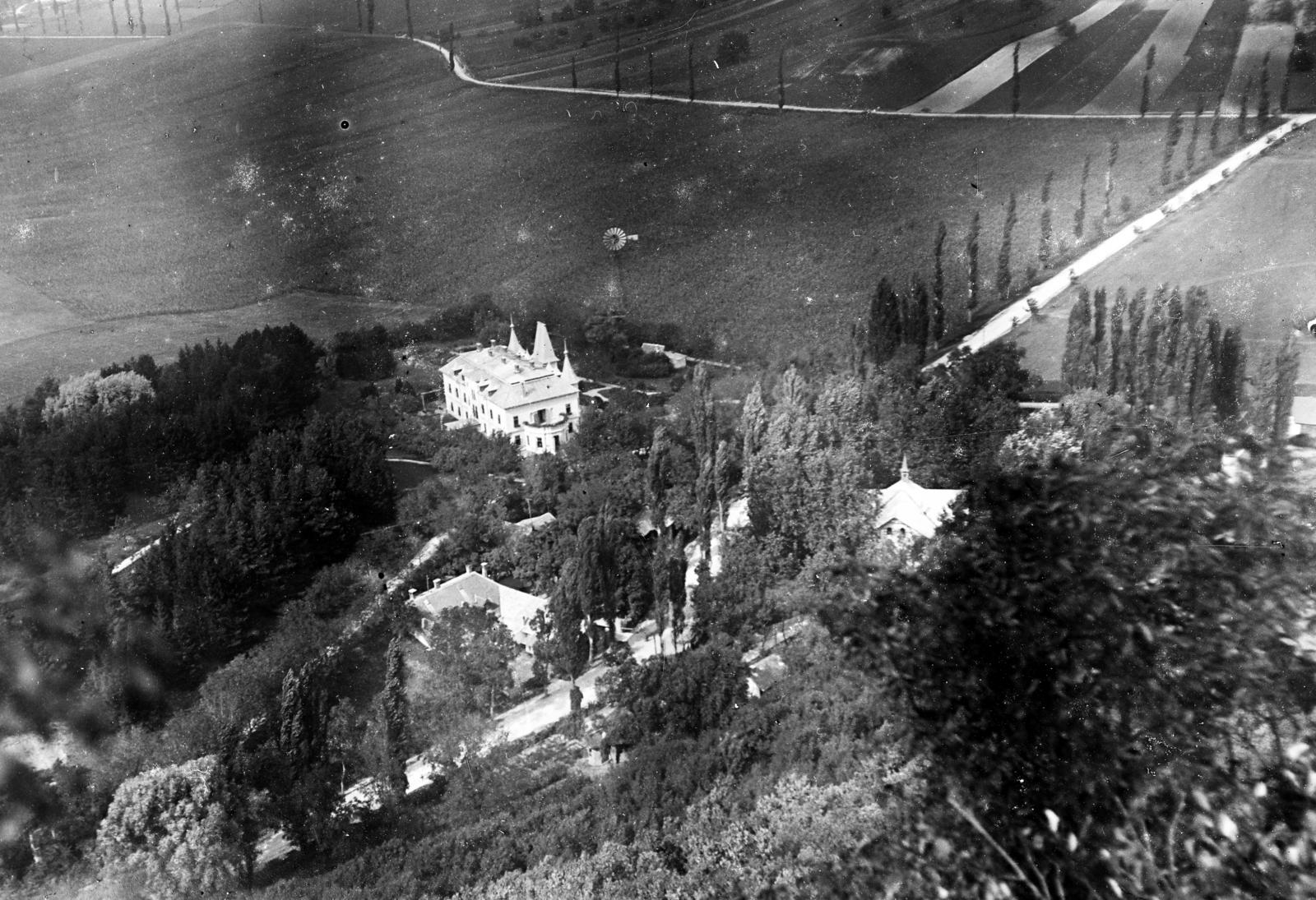 Hungary, Csobánka, Margitliget (ekkor Missziótelep), a kastélyban ekkor az "Ottokár Hadiárvaház" működött., 1930, Urbánné dr. Lux Judit, picture, Fortepan #294539