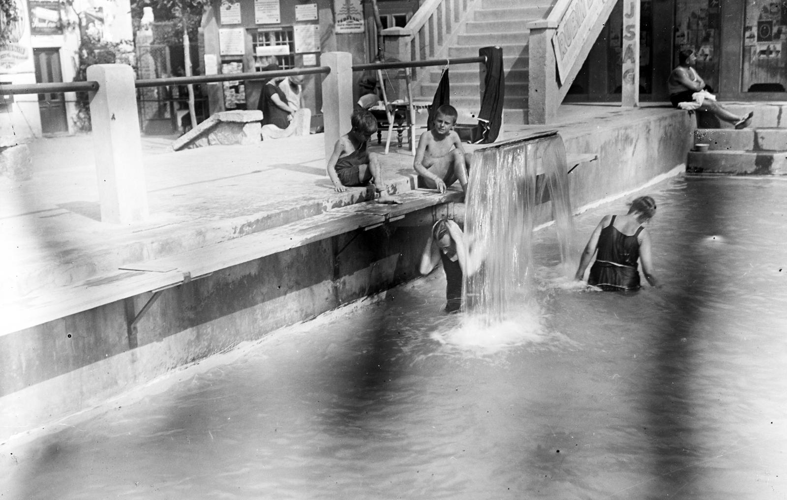 Magyarország, Budapest III., Csillaghegyi strandfürdő., 1926, Urbánné dr. Lux Judit, Lux Gyula, Budapest, strand, Fortepan #294556