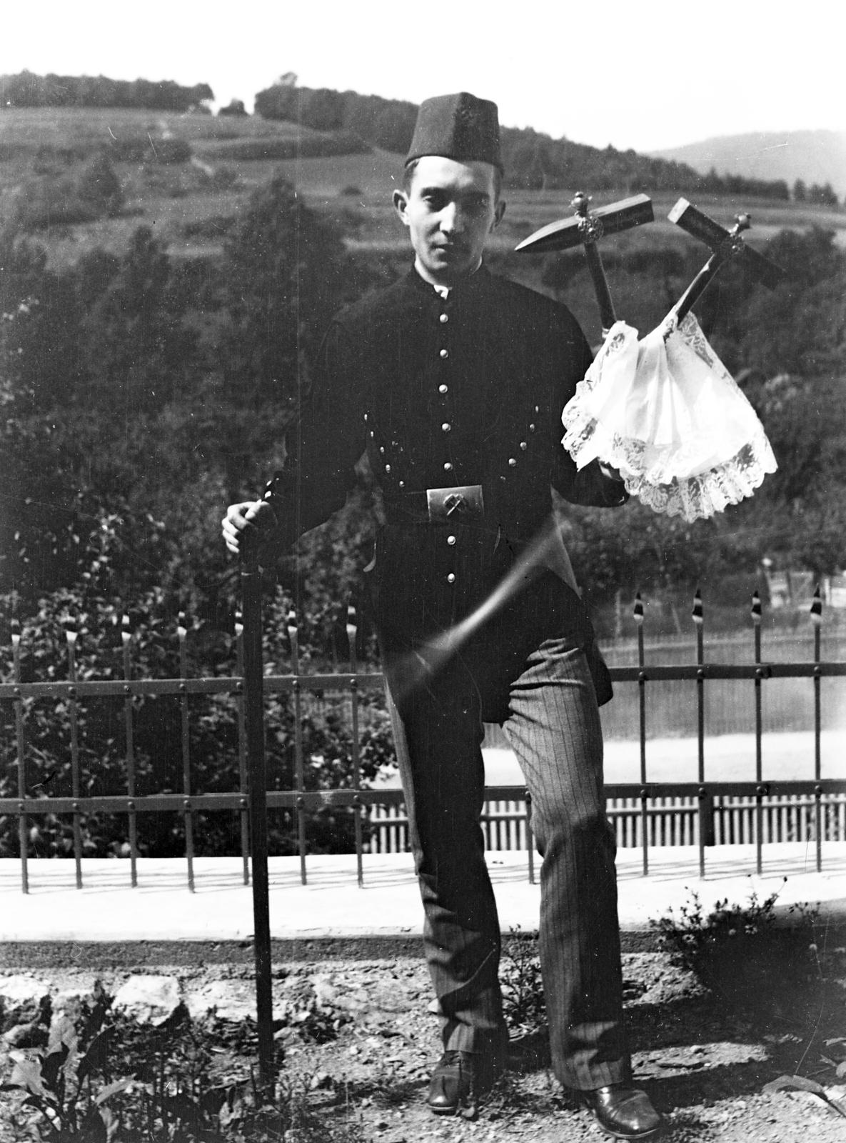 1916, Urbánné dr. Lux Judit, tool, miner, pickaxe, uniform, Fortepan #294564