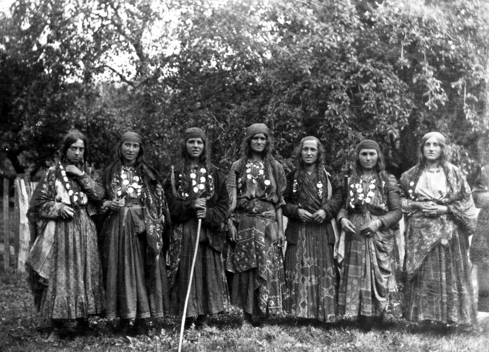 1916, Urbánné dr. Lux Judit, Lux Gyula, népviselet, cigányság, Fortepan #294565