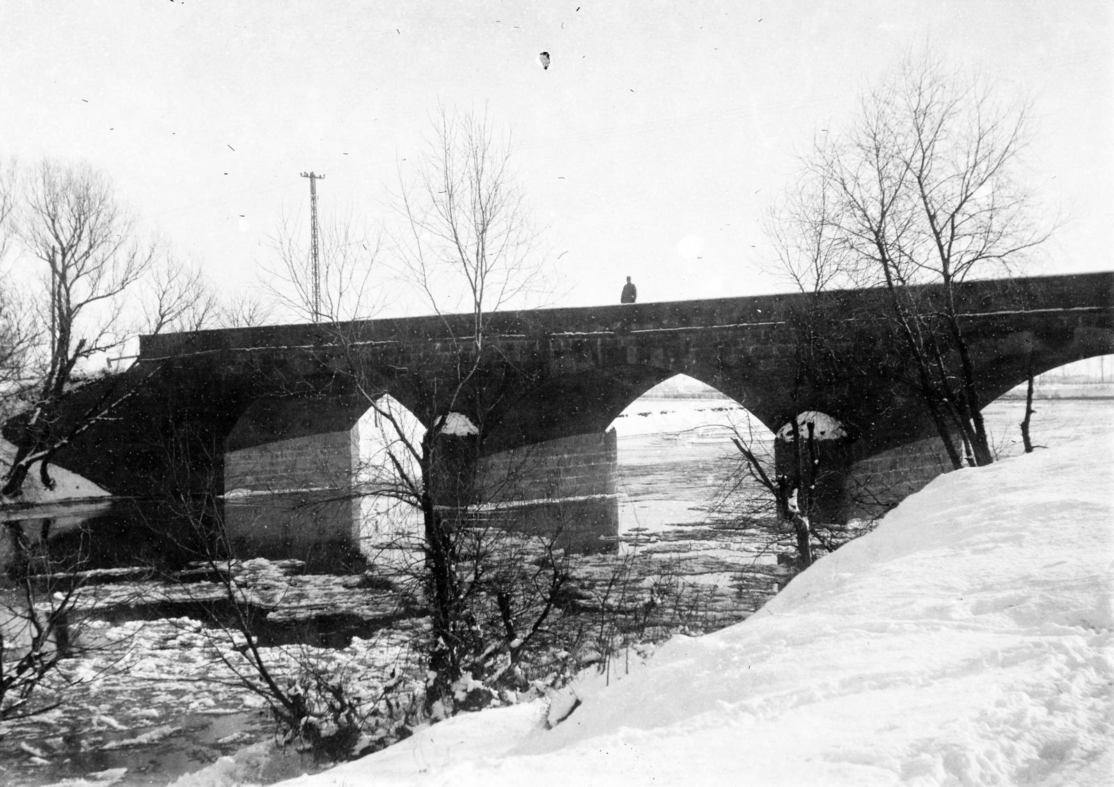 Magyarország, Miskolc, Sajó-híd, 1840. körül épített kőhíd., 1916, Urbánné dr. Lux Judit, Lux Gyula, jégzajlás, kőhíd, Fortepan #294586