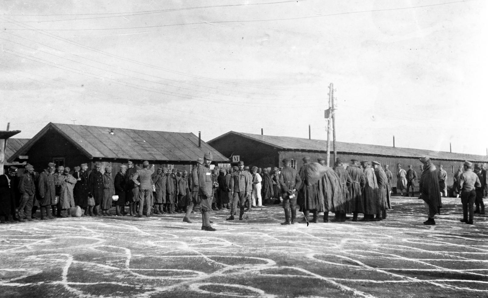 1915, Urbánné dr. Lux Judit, Lux Gyula, elkülönítő, barakk, katona, Fortepan #294588