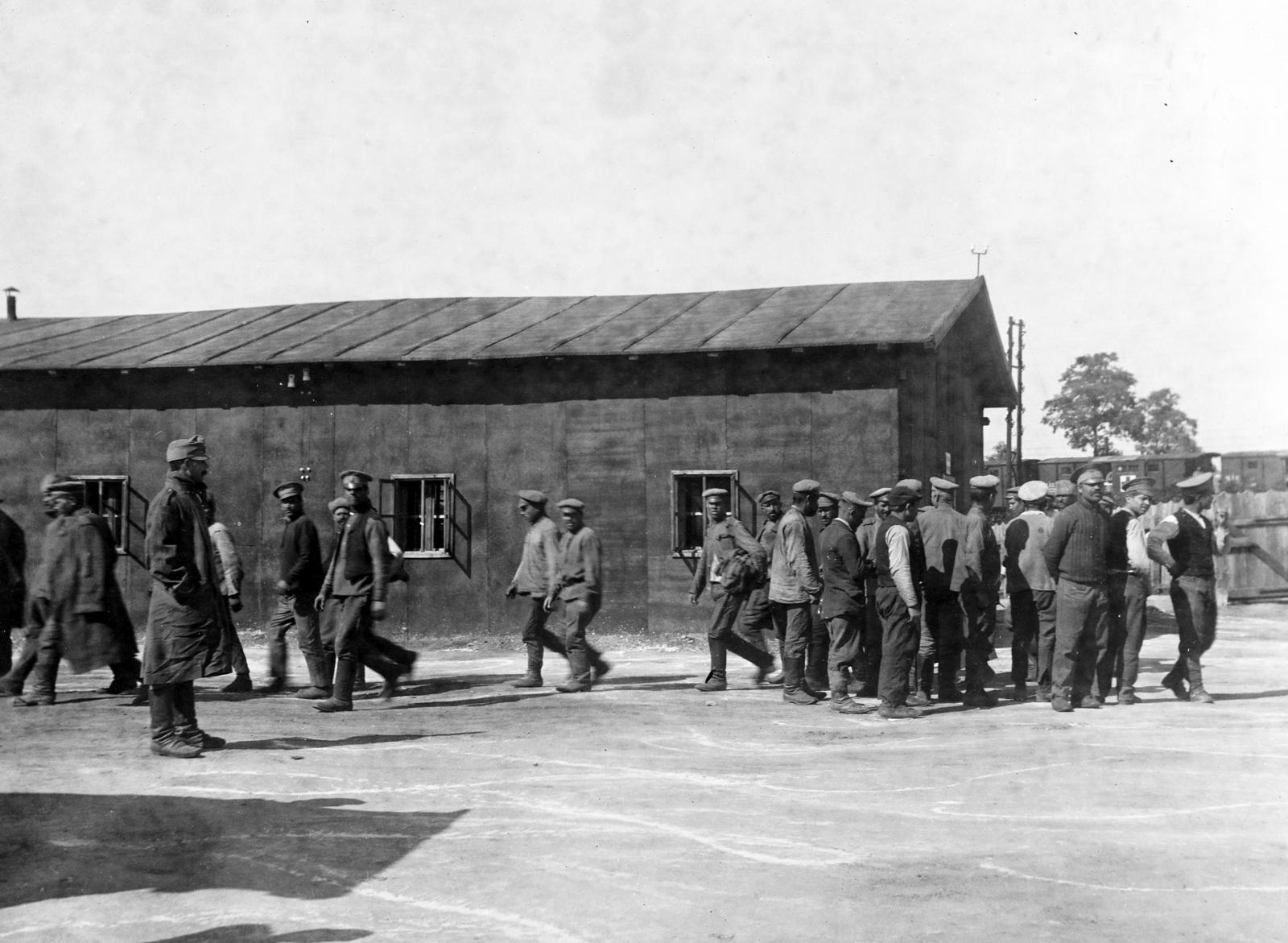 1915, Urbánné dr. Lux Judit, Lux Gyula, elkülönítő, barakk, katona, Fortepan #294590