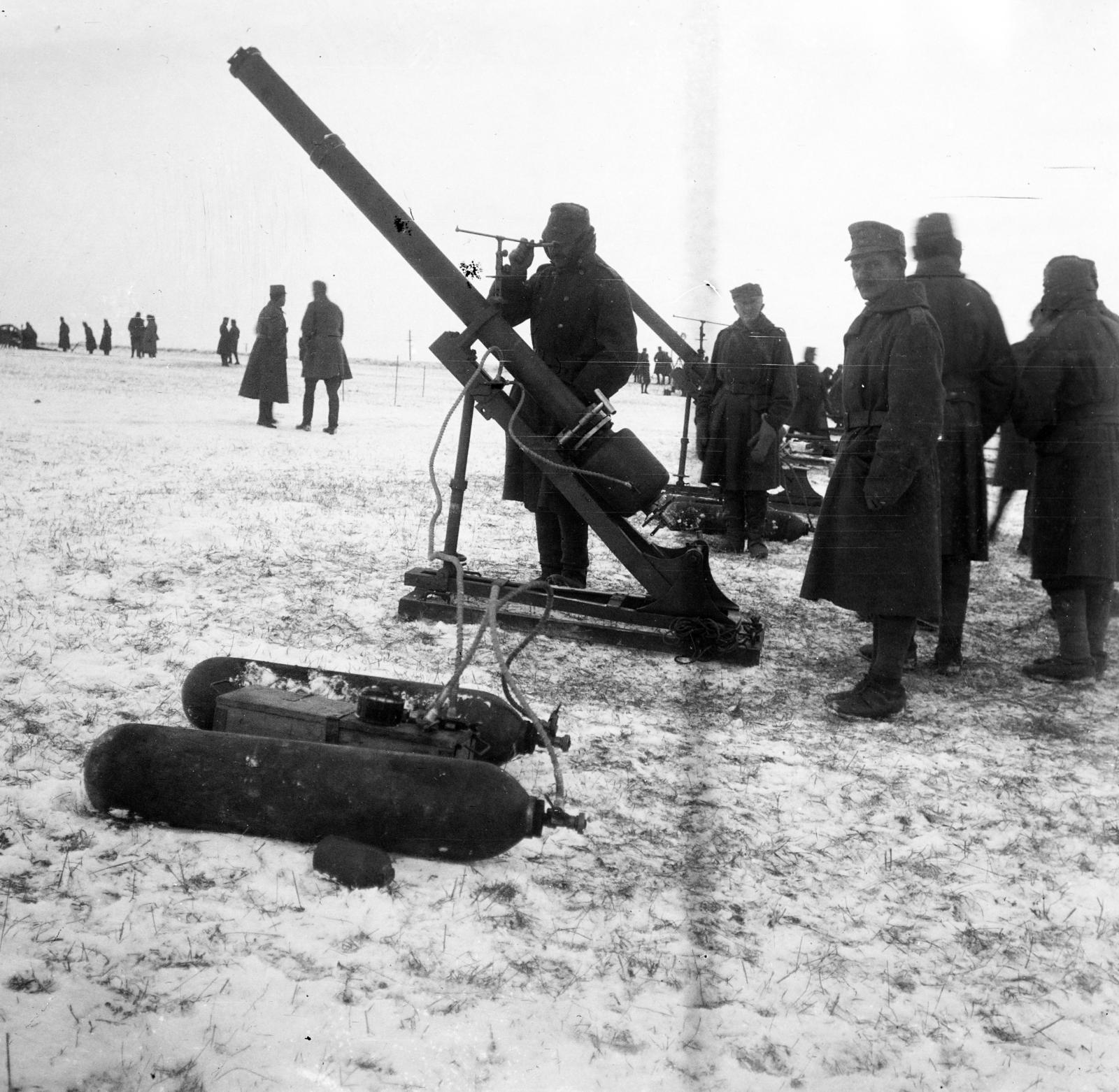 12 cm Luftminenwerfer M. 16, légaknavető, lőpor helyett sűrített levegővel röpítette ki az aknagránátot a csőből., 1916, Urbánné dr. Lux Judit, Lux Gyula, aknavető, Fortepan #294598