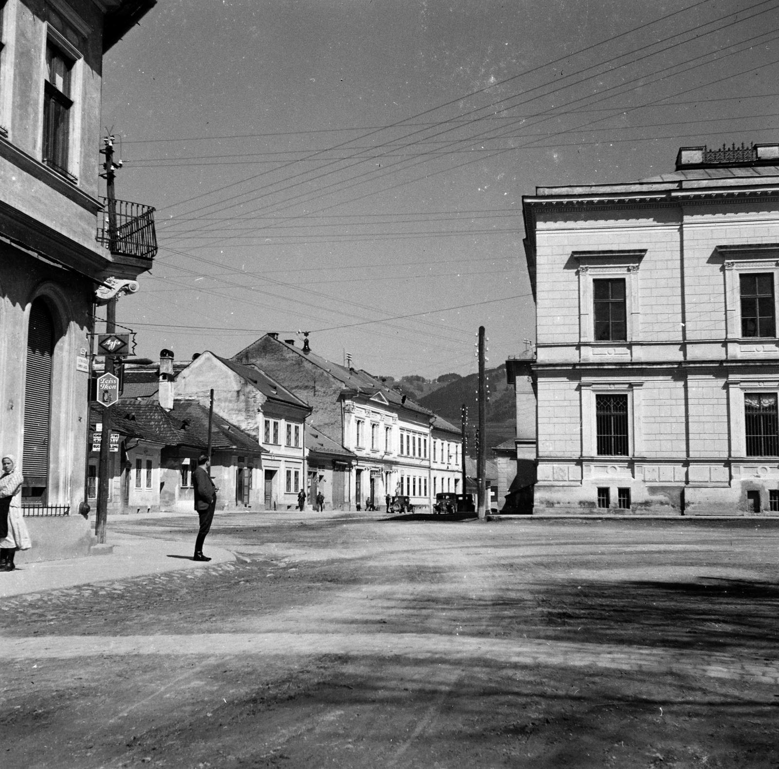 Szlovákia, Dobsina, ulica SNP (Slovenské národné povstanie) az ulica Lipova felé, szemben a Városháza., 1924, Urbánné dr. Lux Judit, Lux Gyula, Fortepan #294615