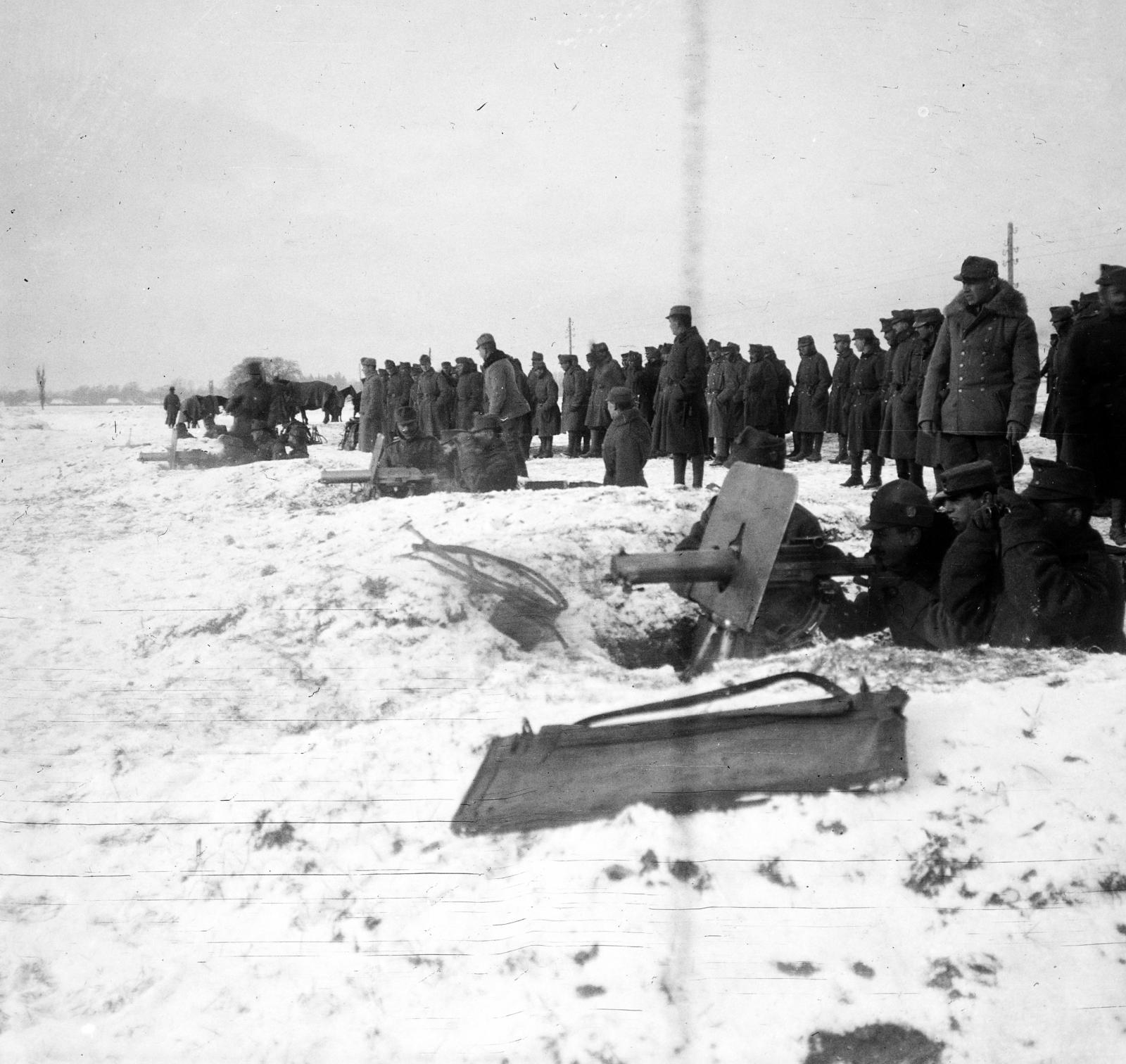 1917, Urbánné dr. Lux Judit, machine gun, army, manoeuvre, photo aspect ratio: square, First World War, Fortepan #294630
