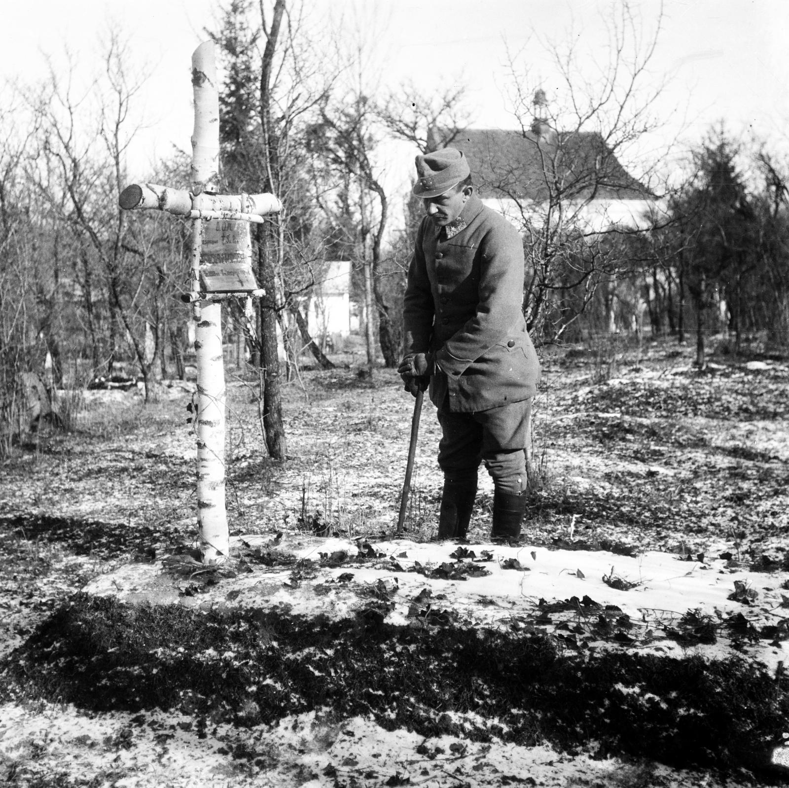 1916, Urbánné dr. Lux Judit, Lux Gyula, fejfa, sírhalom, képarány: négyzetes, első világháború, Fortepan #294643