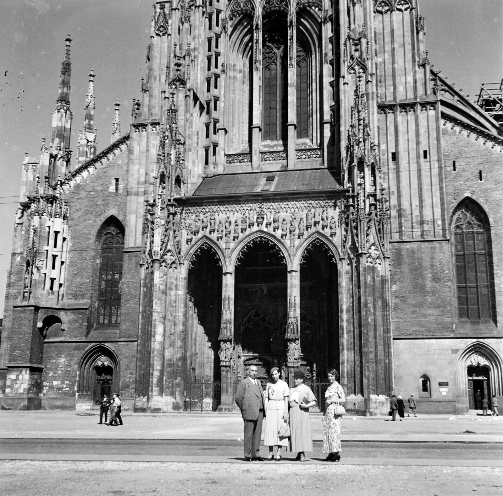 Germany, Münsterplatz, Ulmi nagytemplom (Ulmer Münster)., 1937, Urbánné dr. Lux Judit, Fortepan #294654