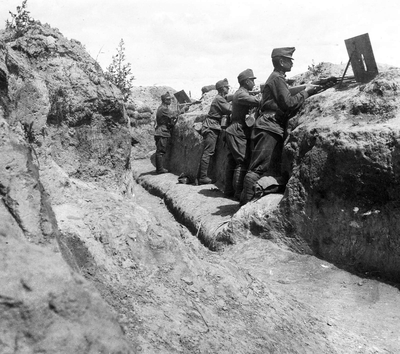 1916, Urbánné dr. Lux Judit, trench, First World War, Fortepan #294701
