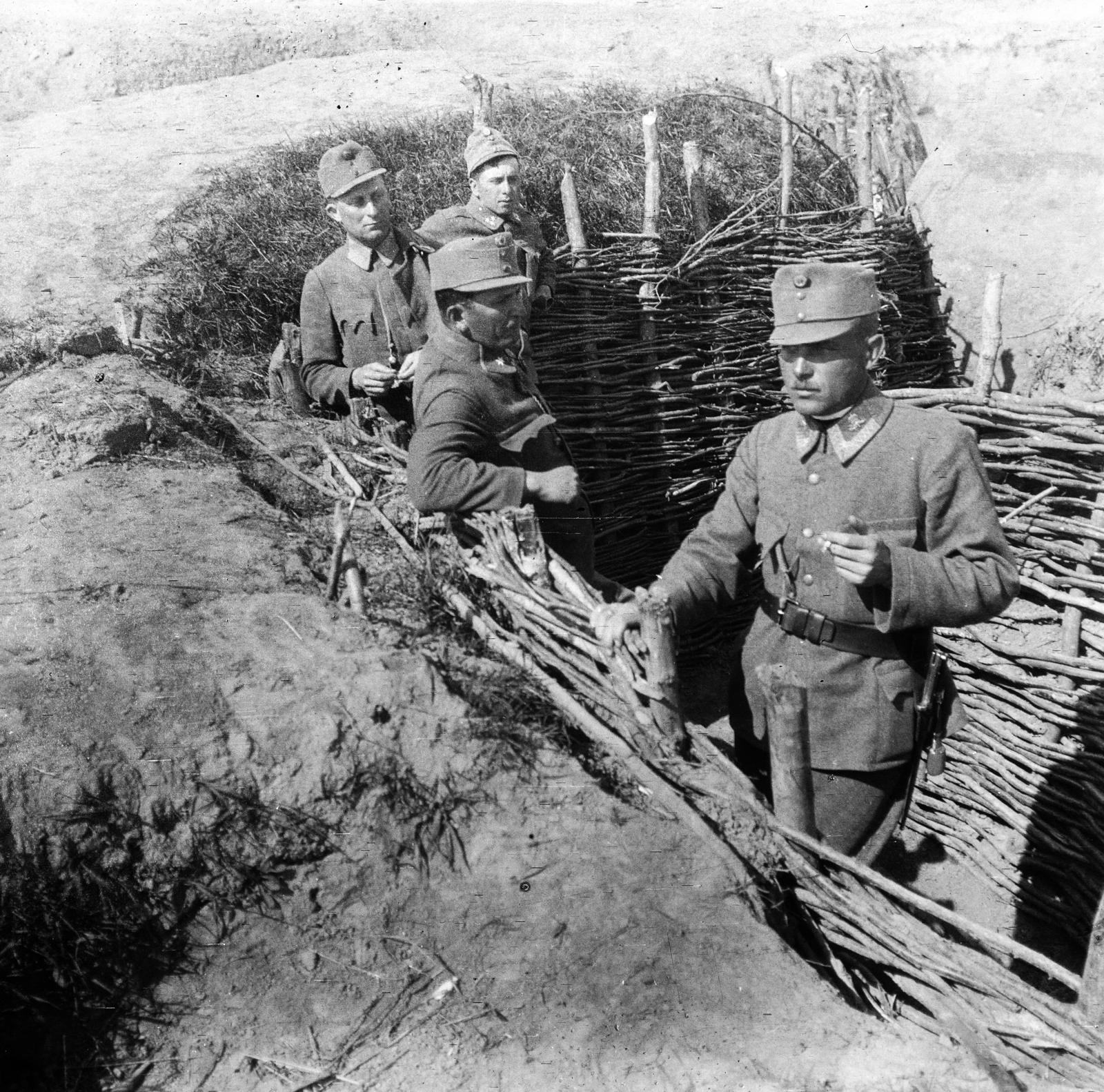 1916, Urbánné dr. Lux Judit, trench, First World War, Fortepan #294705