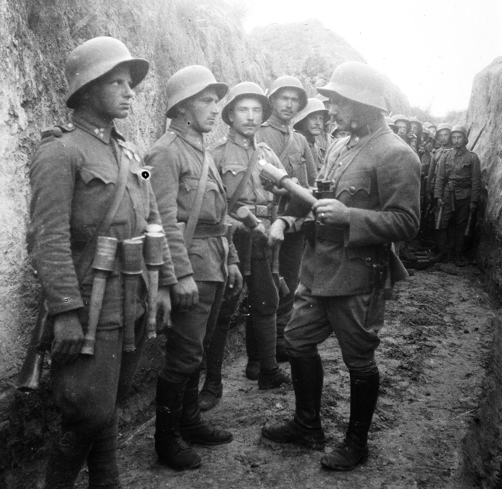 1917, Urbánné dr. Lux Judit, education, trench, First World War, Fortepan #294711