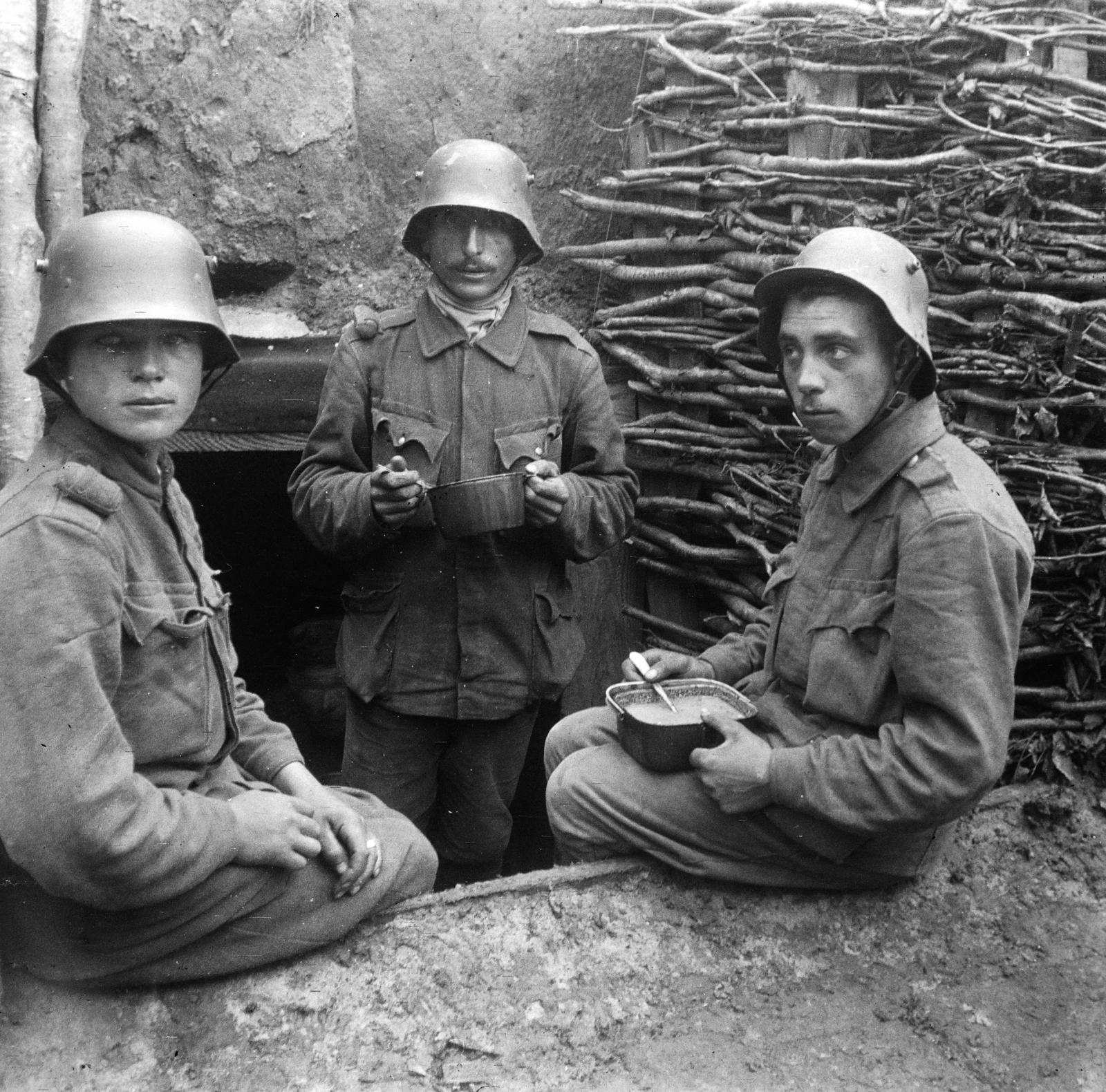 1917, Urbánné dr. Lux Judit, three people, helmet, dixie, photo aspect ratio: square, soldier, First World War, Fortepan #294712