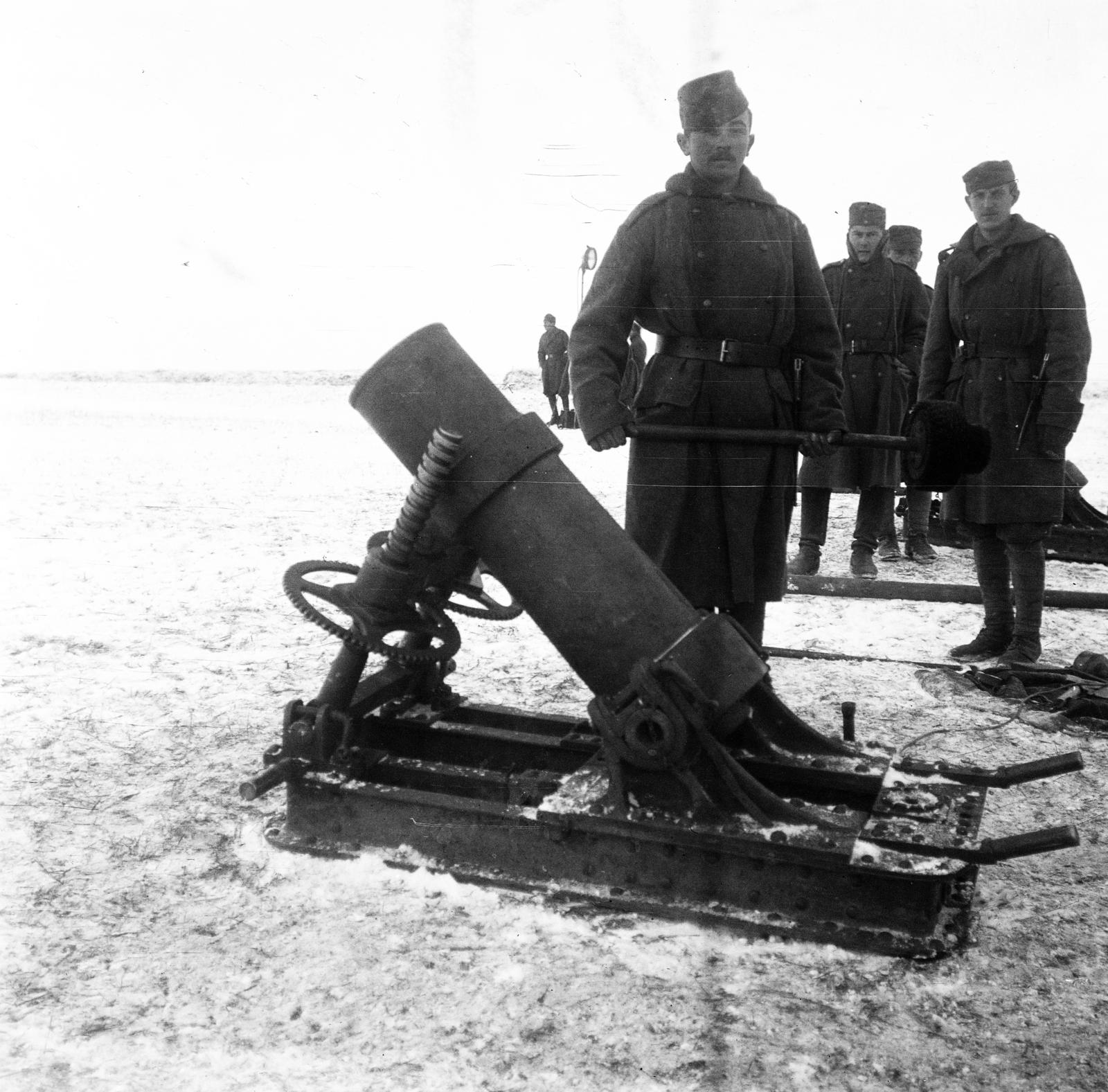 1917, Urbánné dr. Lux Judit, mortar, photo aspect ratio: square, First World War, Fortepan #294716