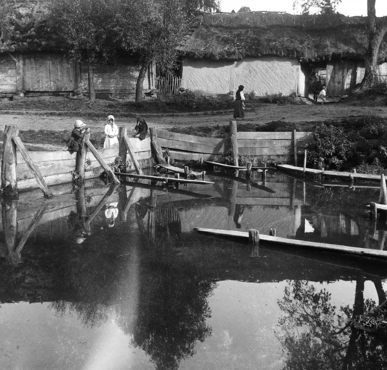 1917, Urbánné dr. Lux Judit, shore, village, photo aspect ratio: square, Fortepan #294722