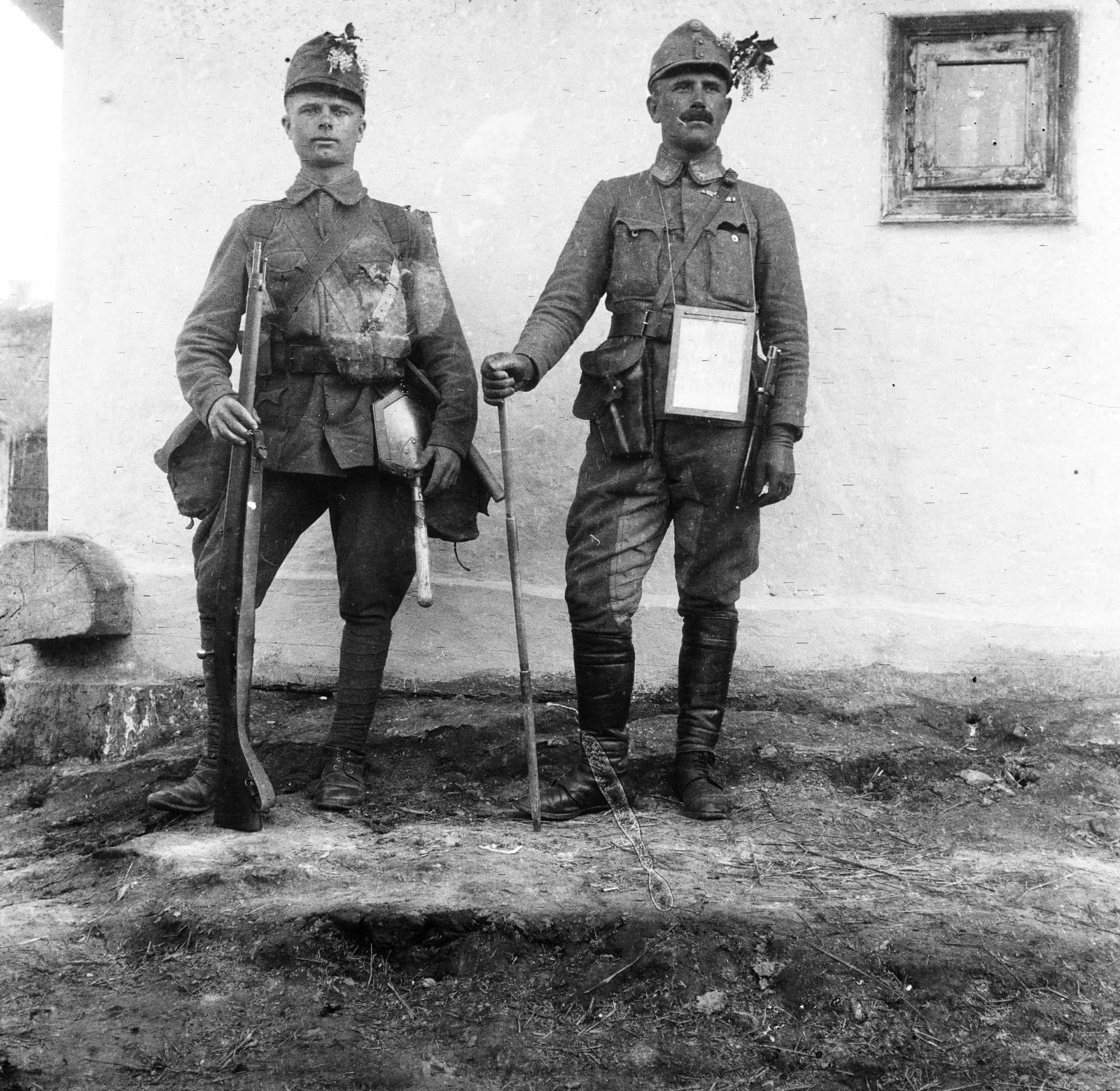 1917, Urbánné dr. Lux Judit, board, photo aspect ratio: square, soldier, gun, First World War, Fortepan #294729