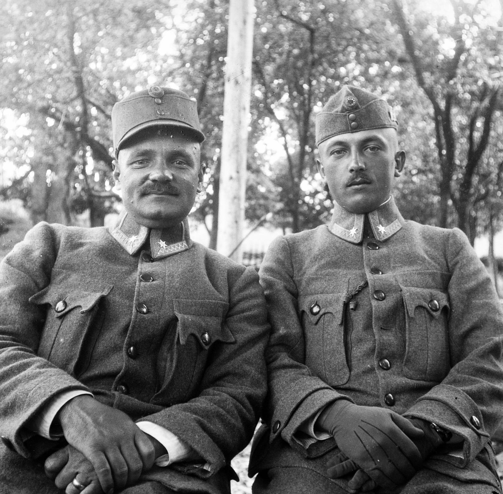 1918, Urbánné dr. Lux Judit, Lux Gyula, szövetruha, kettős portré, képarány: négyzetes, katona, Fortepan #294764