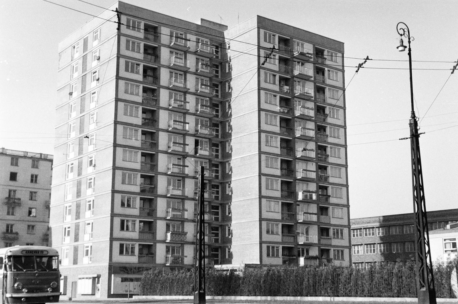 Poland, Warsaw, Plac Jana Henryka Dąbrowskiego 12., 1964, Szilágyi Lajosné, Fortepan #294861