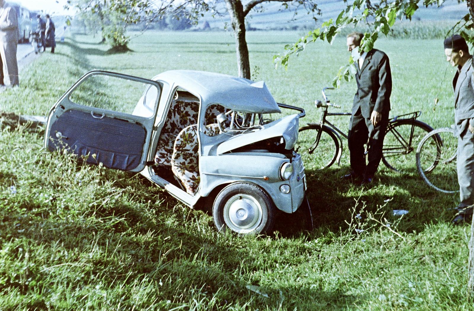 1963, Szilágyi Lajosné, Best of, colorful, gaping, wreck, Zastava-brand, bicycle, accident, Fortepan #294909