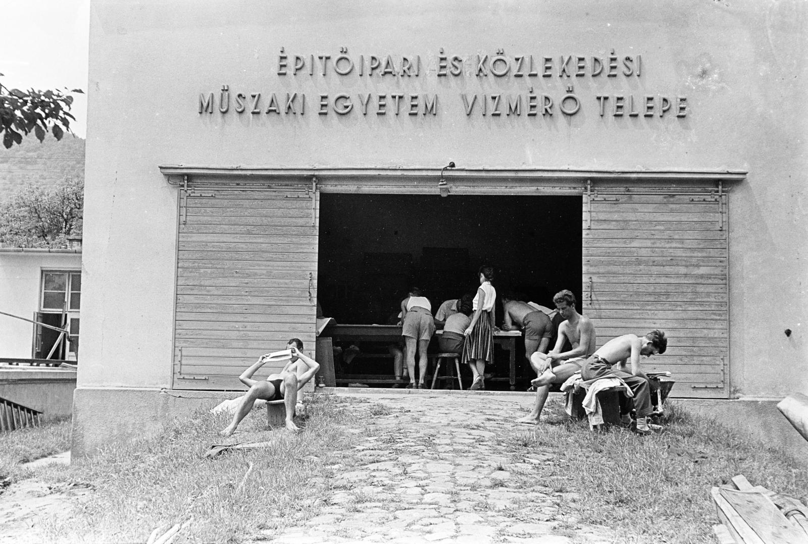 1960, Török Kálmán, Best of, relaxation, youth, half-naked, label, Fortepan #295044