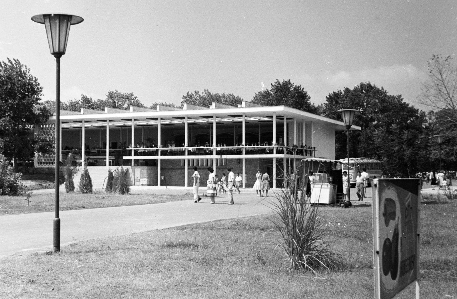 Bulgária, Neszebar, Napospart, Kaszinó., 1963, Török Kálmán, Fortepan #295079
