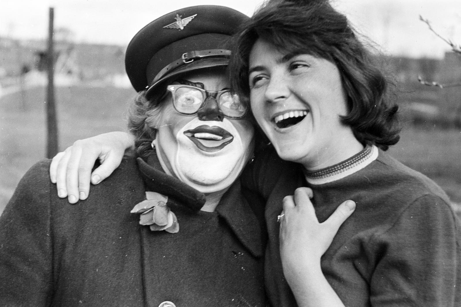 1964, Török Kálmán, Best of, women, fun, mask, railroader, Fortepan #295114