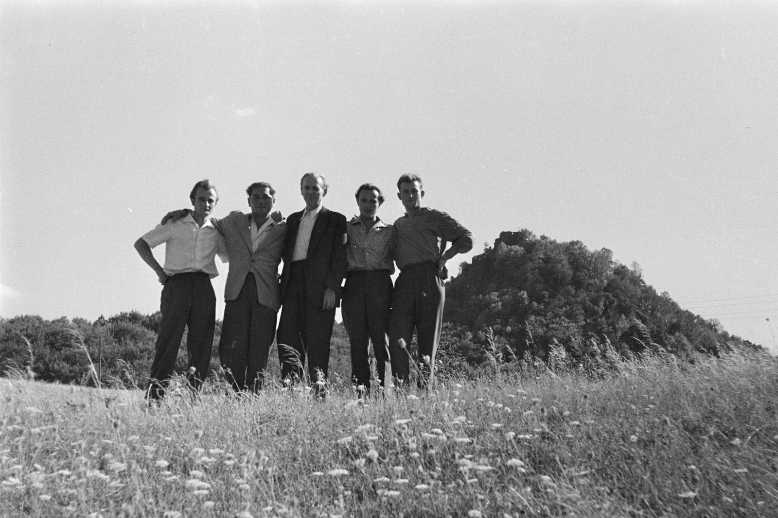 Magyarország, Medves-fennsík, a vulkáni csúcson Salgó vára., 1965, Török Kálmán, Fortepan #295129