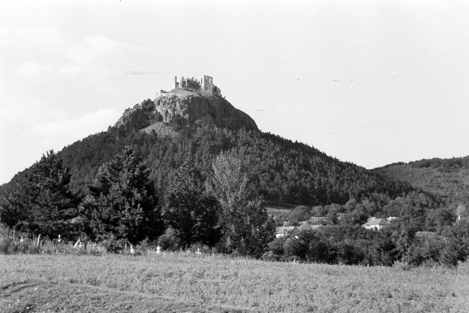 Hungary, Füzér, a Füzéri vár., 1958, Török Kálmán, castle ruins, Fortepan #295195
