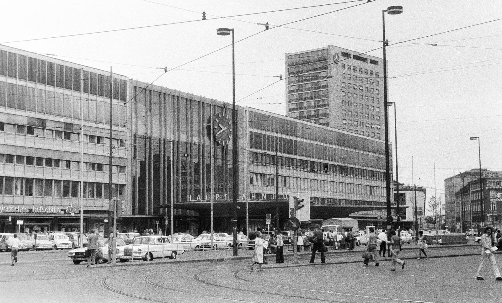 Németország, München, Bahnhofplatz, a főpályaudvar (Hauptbahnhof)., 1976, Tóth Lajos, Fortepan #295232