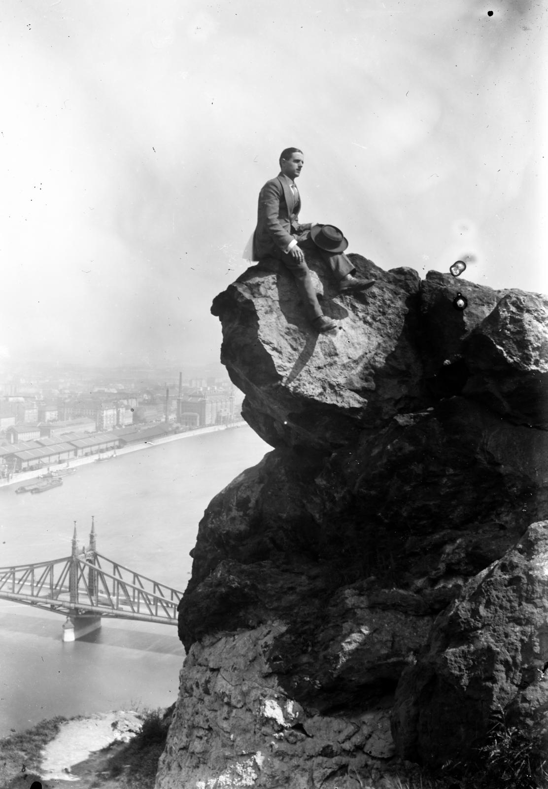 1922, Barbjerik Ferenc, Duna, sziklán ülni, Fortepan #295240