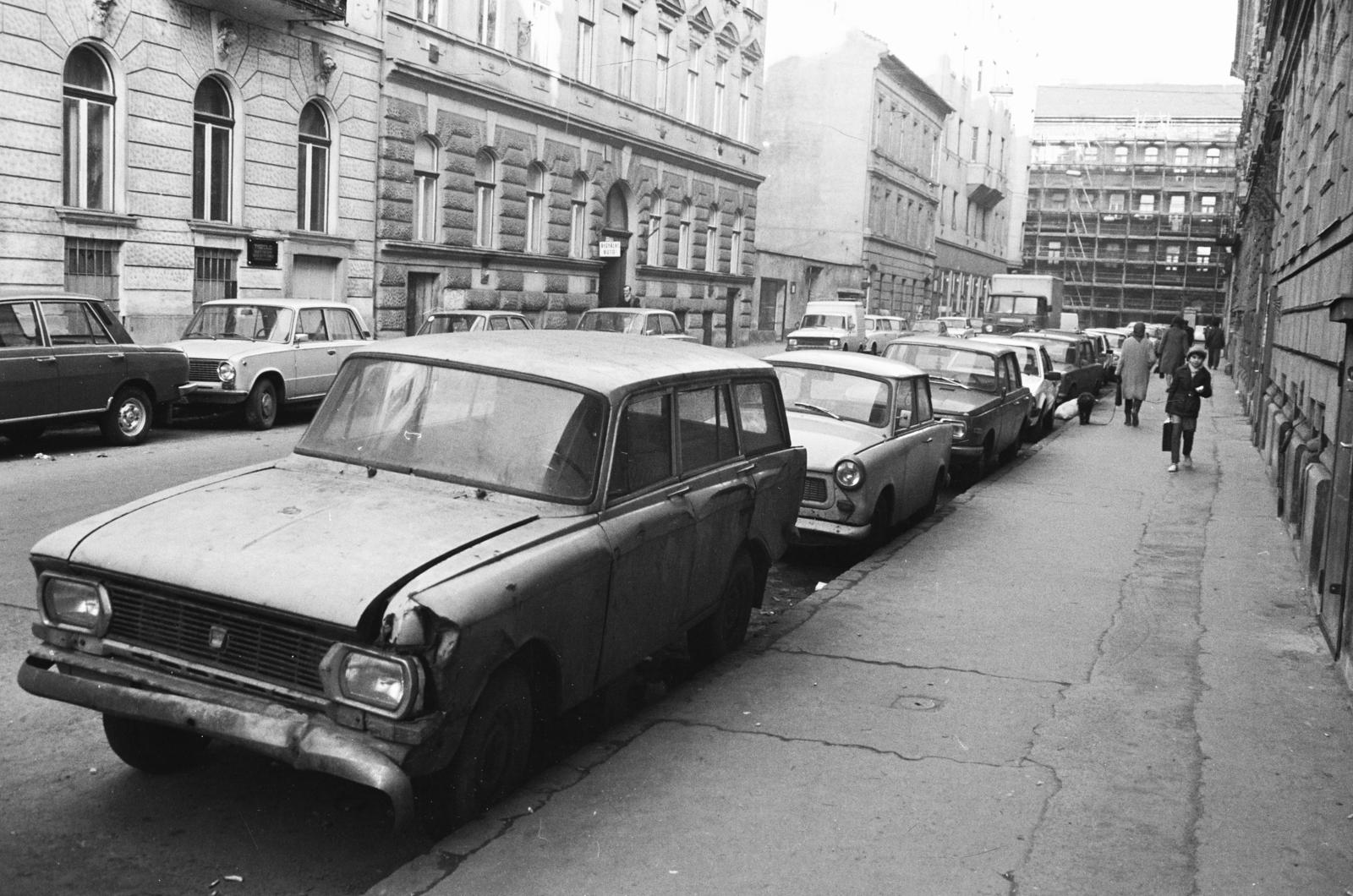 Magyarország, Budapest VII., a Cserhát utca végénél az István (Landler Jenő) utca., 1984, Fortepan/Album092, Moszkvics 427, Trabant 601, Wartburg 353, VAZ 21011, Budapest, Fortepan #295353