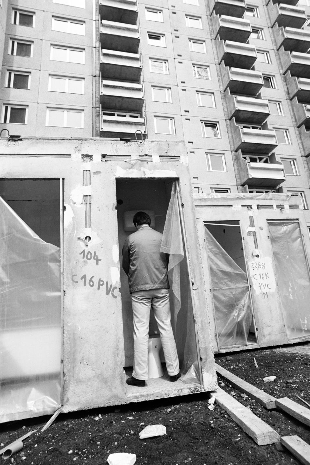 Magyarország, Győr, Marcalváros (Kun Béla lakótelep), Illyés Gyula (Dömötör Ferenc) utca, a 3., 4., 5. számú ház építkezése., 1983, Fortepan/Album092, Fortepan #295389