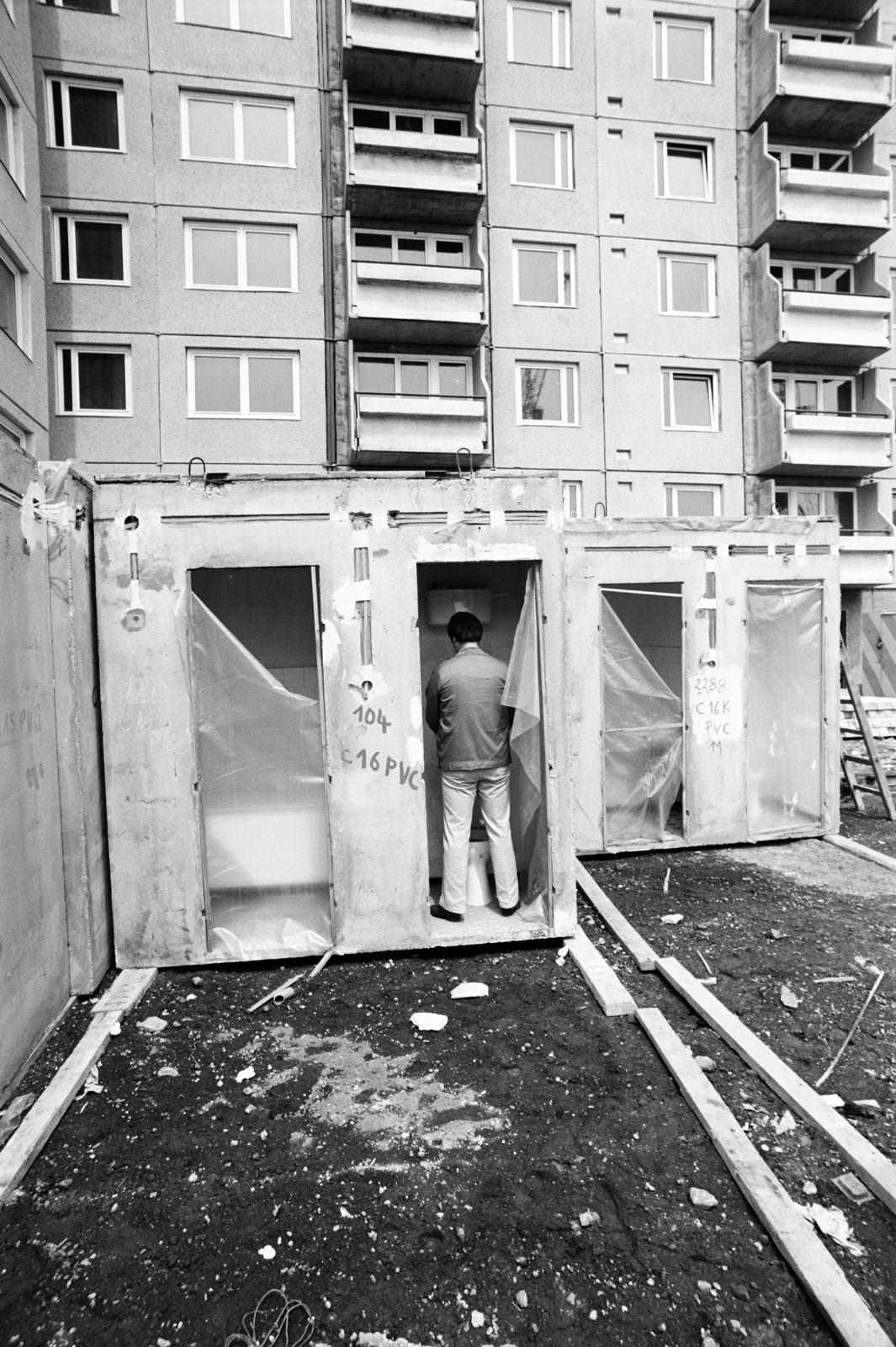 Hungary, Győr, Marcalváros (Kun Béla lakótelep), Illyés Gyula (Dömötör Ferenc) utca, a 3., 4., 5. számú ház építkezése., 1983, Fortepan/Album092, Fortepan #295390