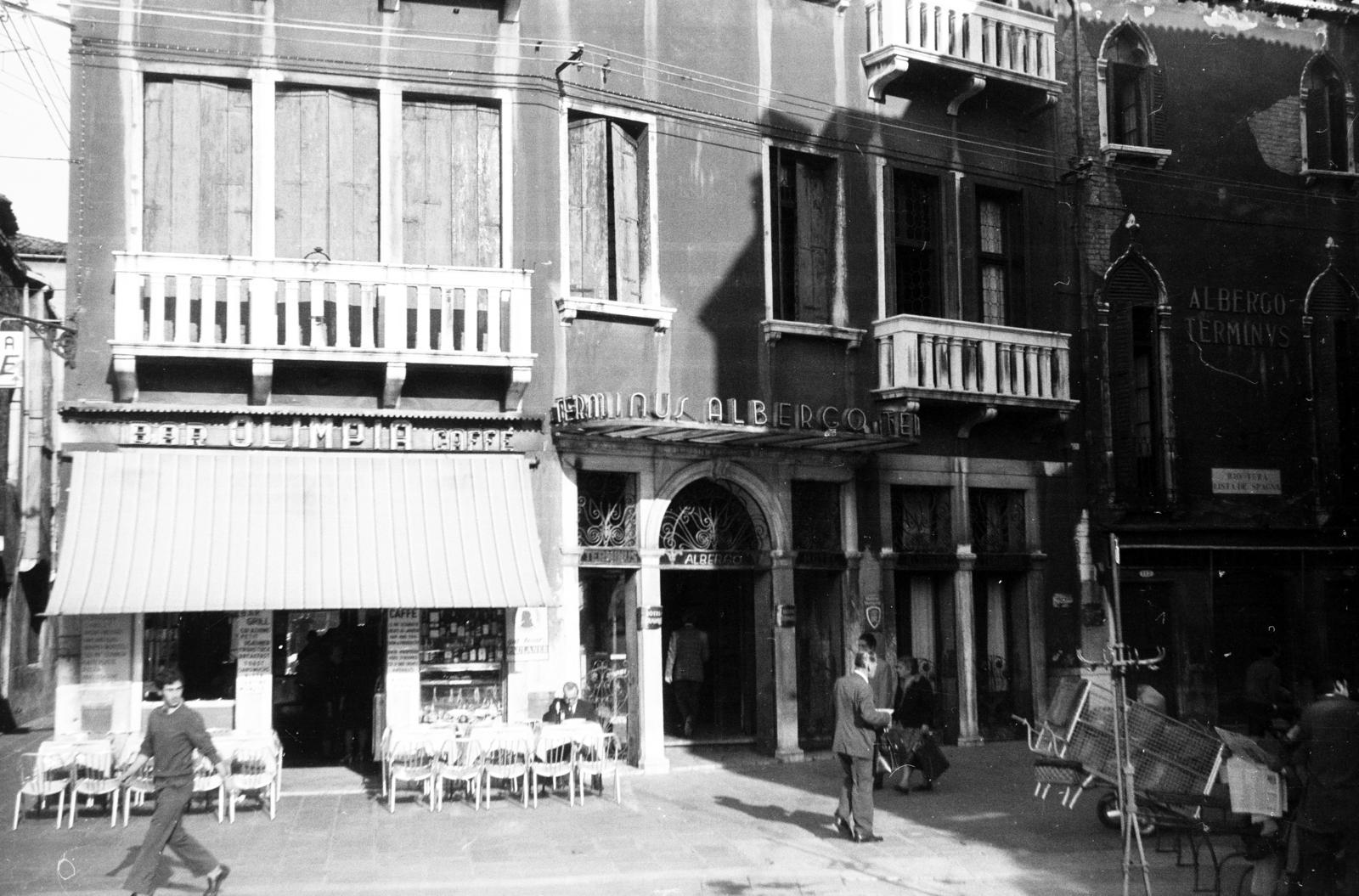 Olaszország, Velence, Rio Terà Lista di Spagna, bal szélen a Calle Priuli dei Cavaletti., 1964, Gyertyán Balázs, Fortepan #295415