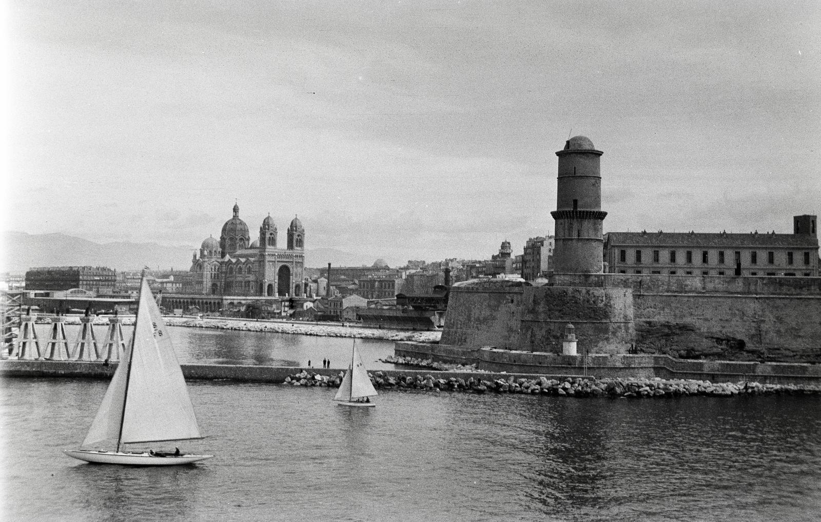 Franciaország, Marseille, kikötő, háttérben balra a székesegyház (Cathédrale La Major)., 1934, Karsai Kata, Fortepan #295505