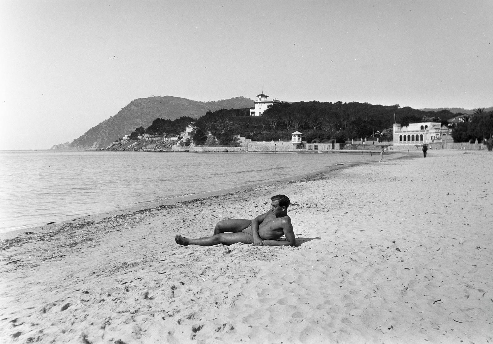 Franciaország, La Seyne-sur-Mer, Plage de Mar-Vivo., 1934, Karsai Kata, tengerpart, napozás, homok, Fortepan #295515