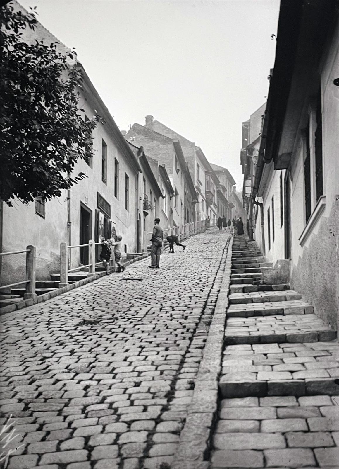 Hungary, Budapest II., Gül Baba utca., 1937, Kinszki Imre, Budapest, Fortepan #295613
