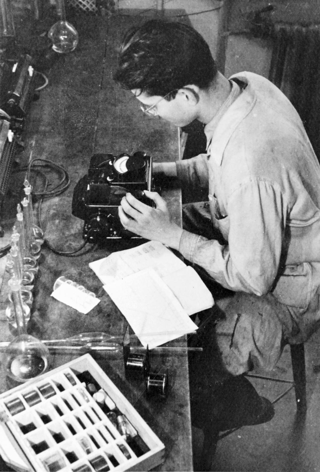 Magyarország, Budapest XI., a Magyar Királyi József Nádor Műszaki és Gazdaságtudományi Egyetem (később Budapesti Műszaki és Gazdaságtudományi Egyetem) CH / Kémiai épületének helyreállított laboratóriuma., 1947, Polinszky Tibor, Budapest, Fortepan #295652