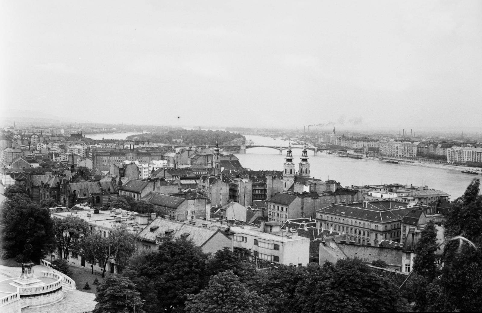 Hungary, Budapest I.,Budapest II.,Budapest V., kilátás a budai Várból a Margit híd és a Margit-sziget felé., 1940, Török Kálmán, Budapest, Fortepan #295794