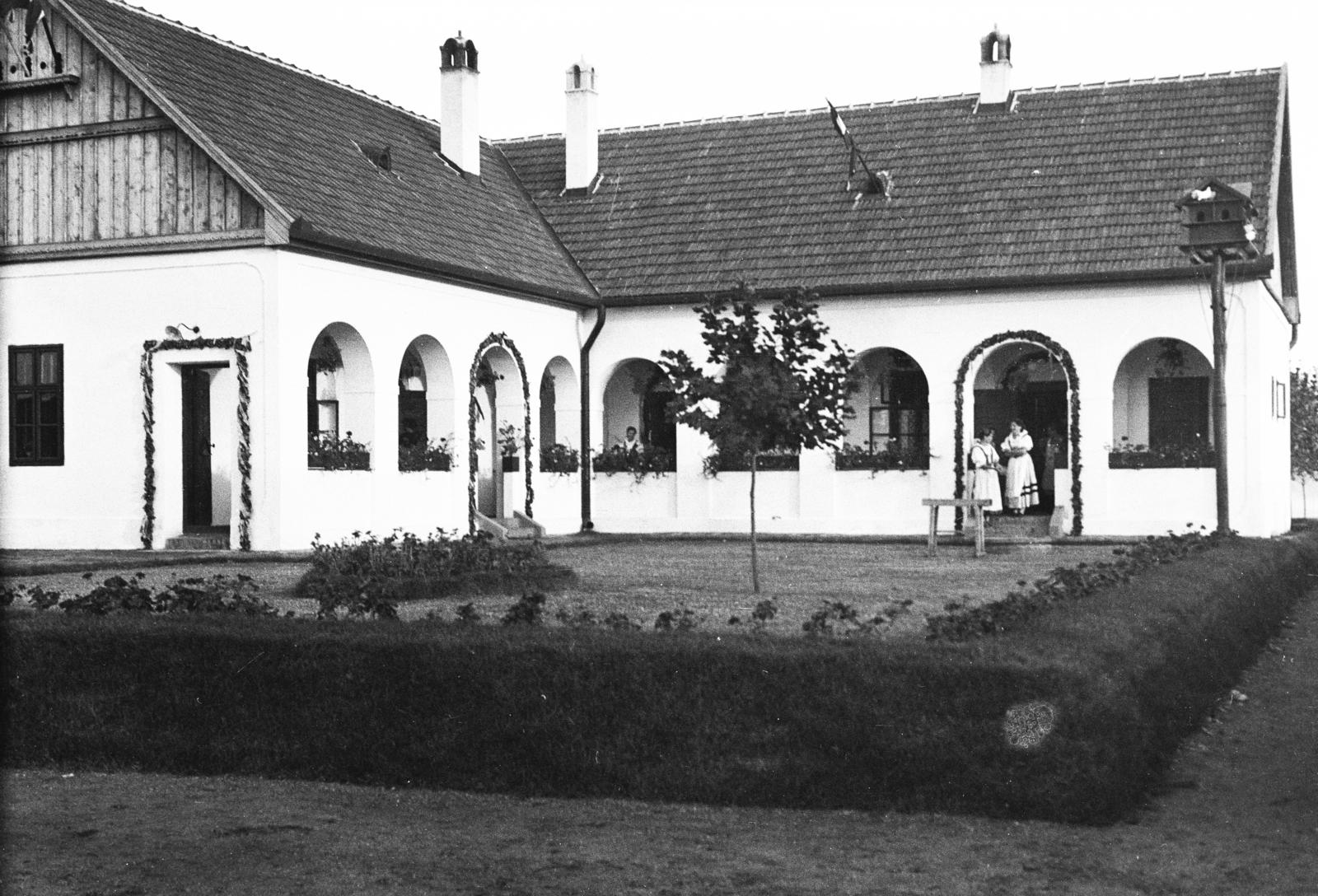Magyarország, Kiskunhalas, Csipkeház., 1939, Török Kálmán, népviselet, csipke, Fortepan #295805