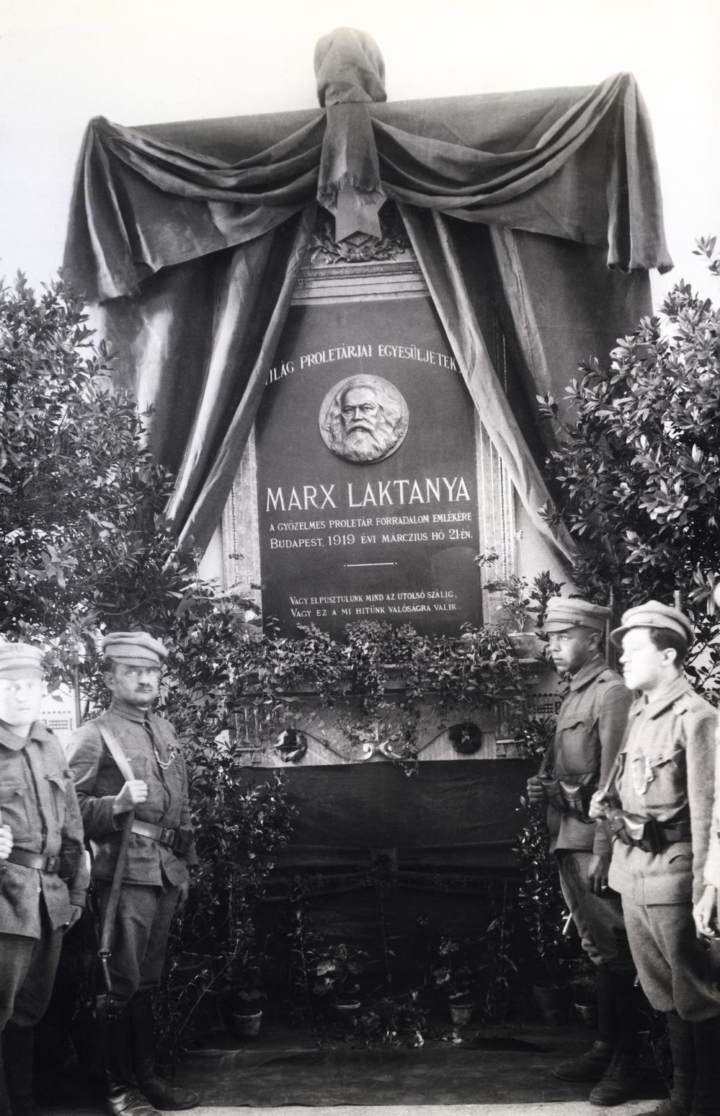 1919, Kieselbach Galéria, communism, slogan, Karl Marx-portrayal, inauguration, drapery, Fortepan #295944