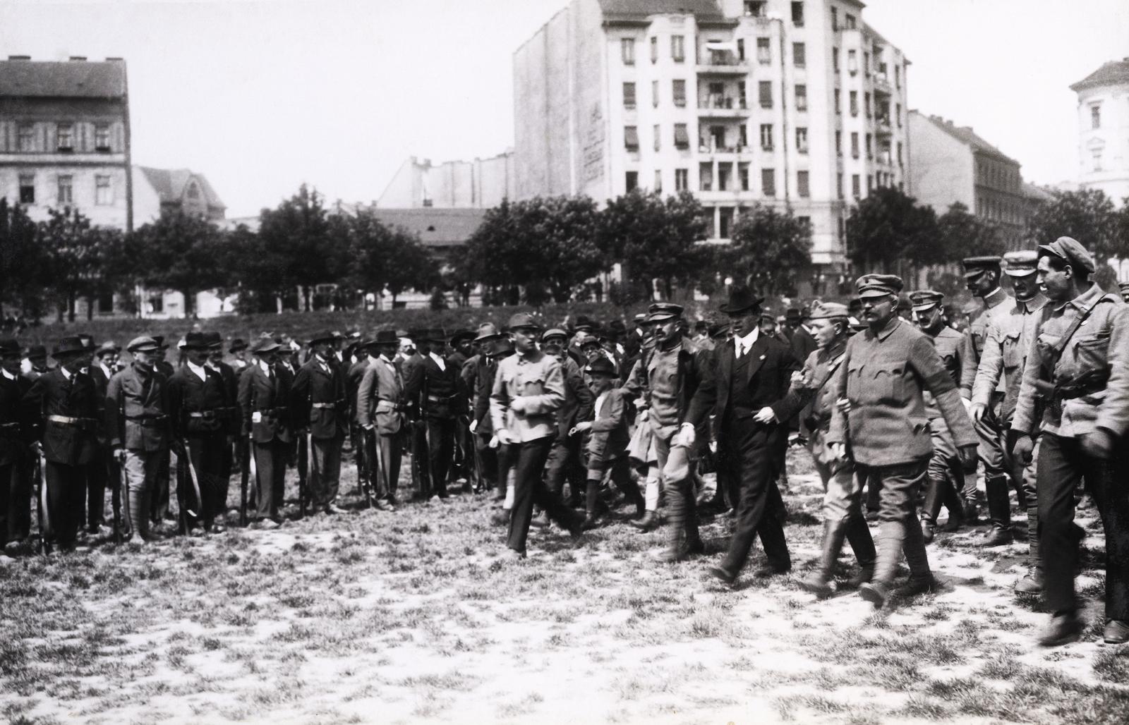 1919, Kieselbach Galéria, katona, sorakozó, Fortepan #295972